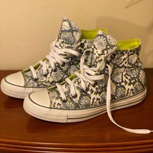 Women’s Converse Sneakers